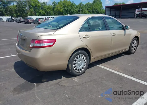 2011 Toyota Camry Se/Le/Xle z USA, uszkodzony, nr VIN 4T1BF3EK9BU720097